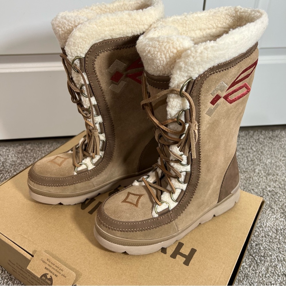Manitobah Anakwa Tall Mukluk in Oak / Chene | Size 8 - Picture 4 of 8